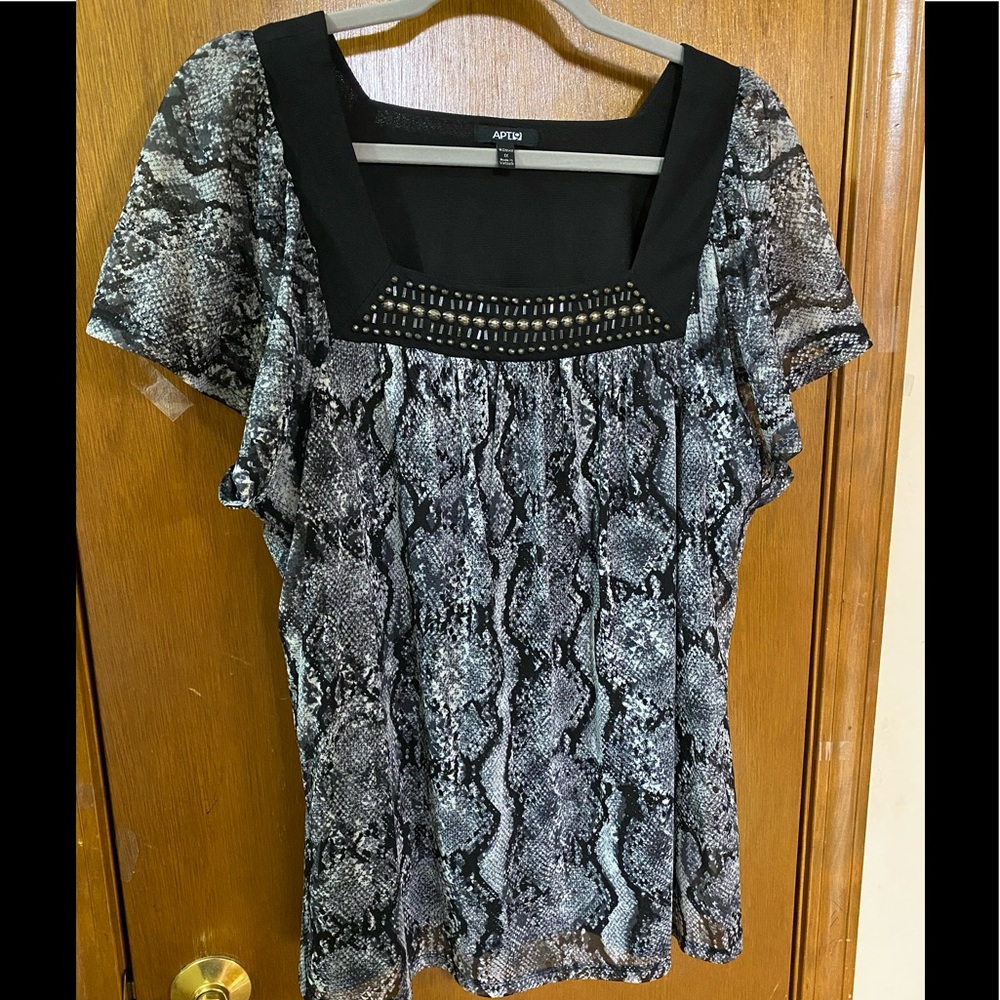 Apt 9 blouse snakeskin print 1X